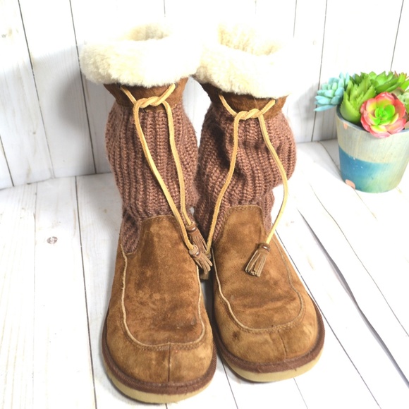 UGG Women's Suburb Crochet Boots Shearling - Picture 2 of 6